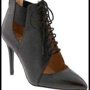 Banana Republic Daphine Black Leather Cut Out Lace Up Ankle Boots Size 6 Booties